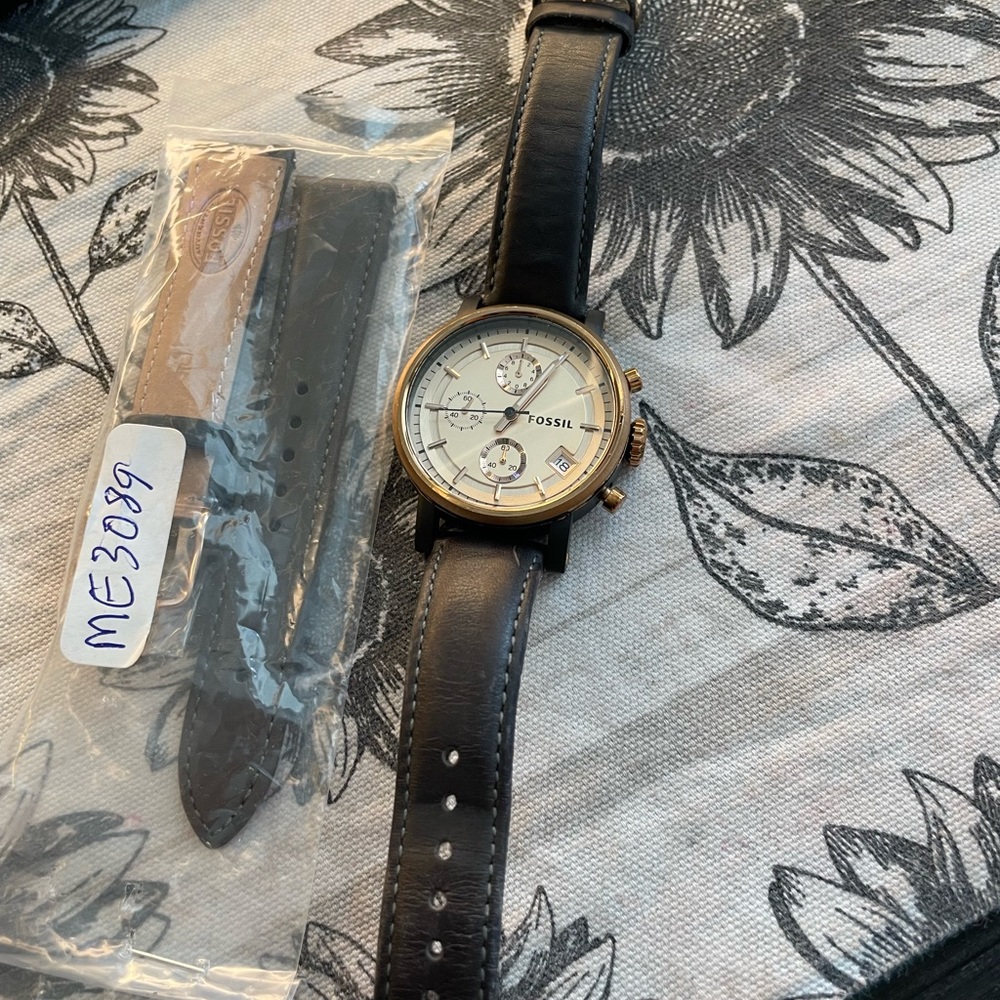 Women’s Fossil Boyfriend Watch - needs battery